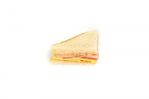 Мини сэндвич с ветчиной и сыром, айсберг помидор